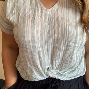 Sadie and Sage Twist front top